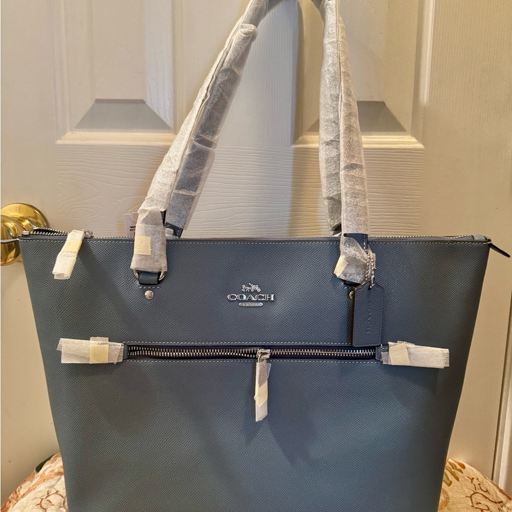 Coach Crossgrain Leather Gallery Tote Bag